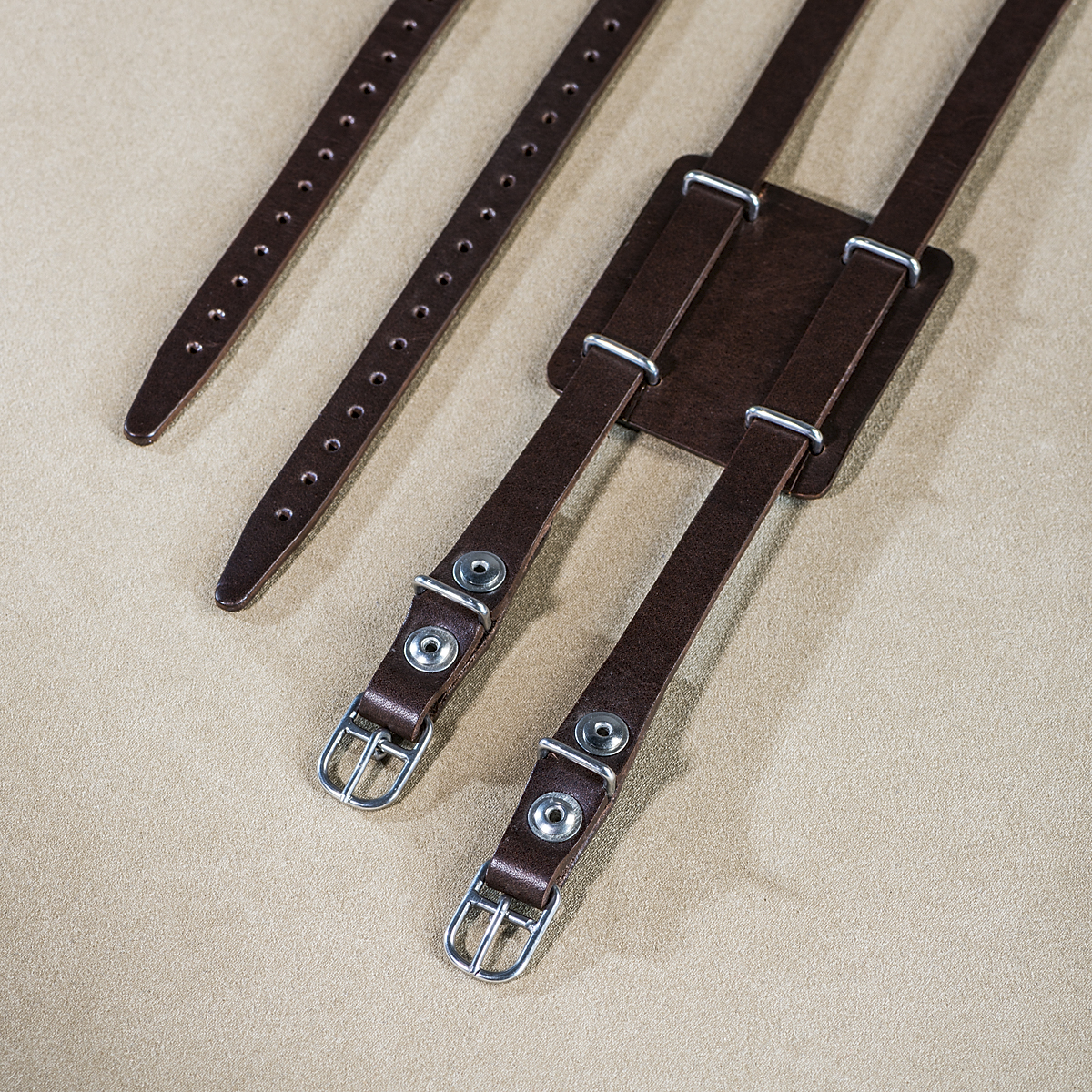 Double leather toe straps Brown 3.