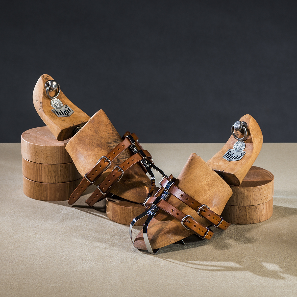 Double leather toe straps Caramel 1.