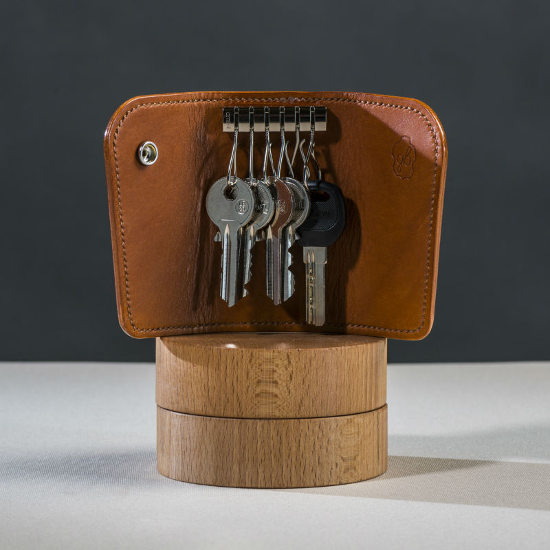Leather-key-holder-Caramel-2-small.jpg
