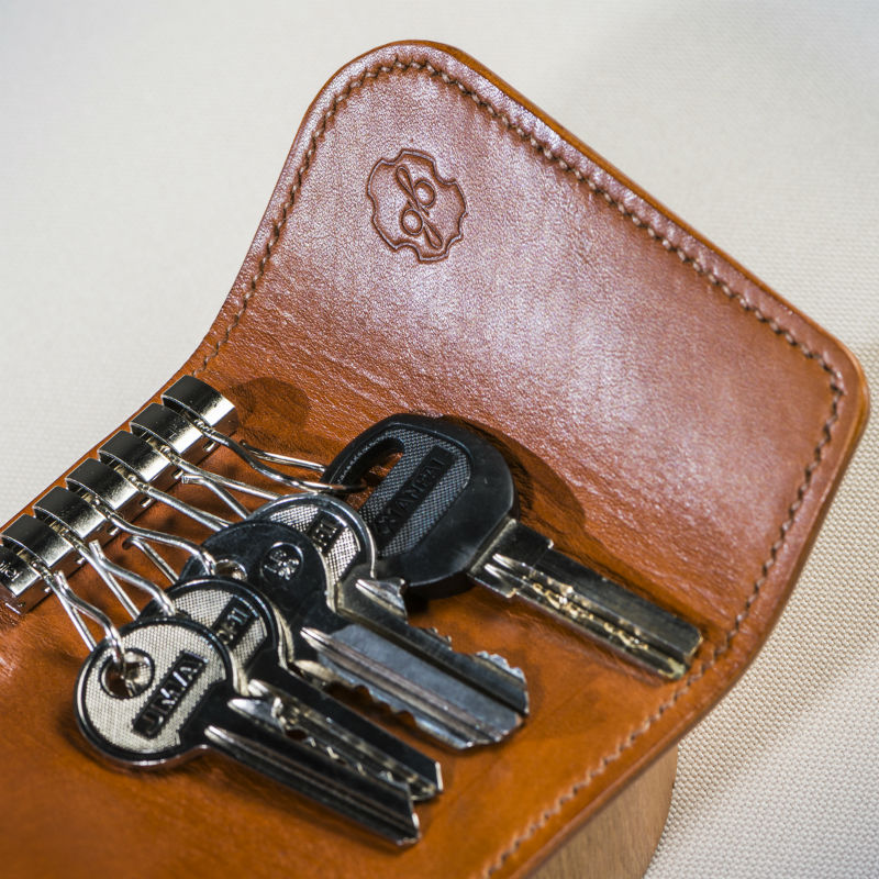 Leather-key-holder-Caramel-Detail-1-smal