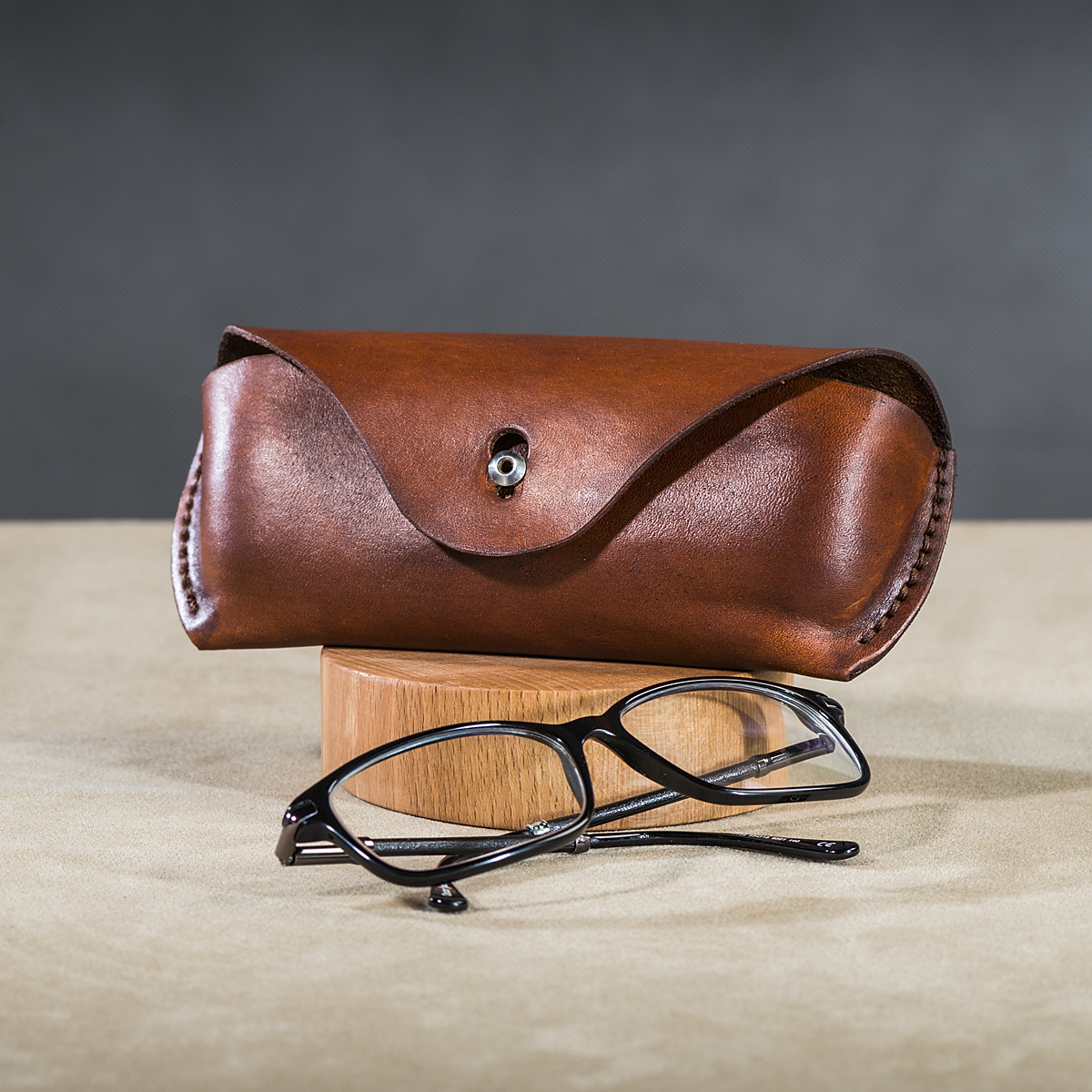 Leather spectacle cases Caramel 2.